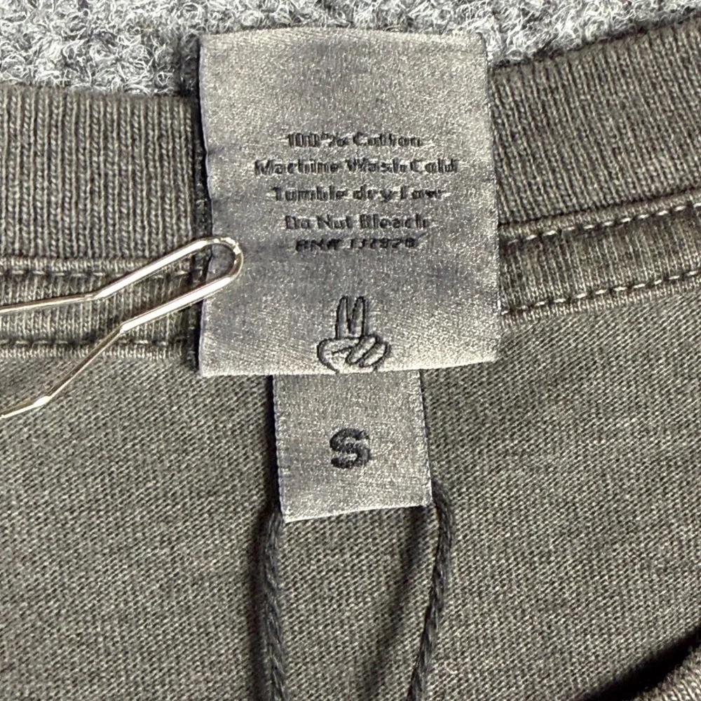 Only NY Premium Basics Pocket T-Shirt Mens Small Charcoal Grey Made in USA NWT